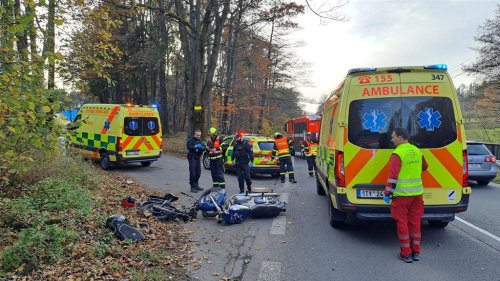 Záchranáře zaměstnala nehoda dvou motorkářů na Frýdecko-Místecku