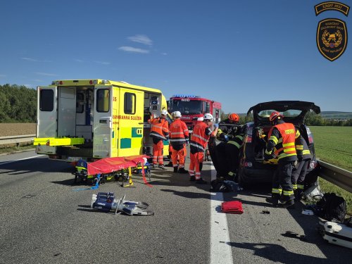 Hasiči zasahovali u pěti dopravních nehod během šedesáti minut!